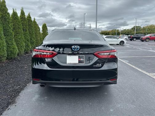 2021 Toyota Camry Hybrid XLE