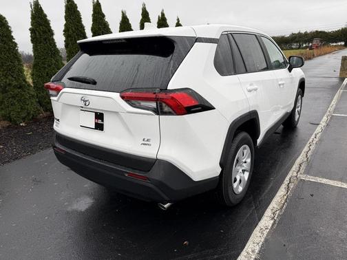 2025 Toyota RAV4 LE
