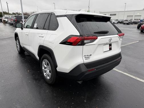 2025 Toyota RAV4 LE