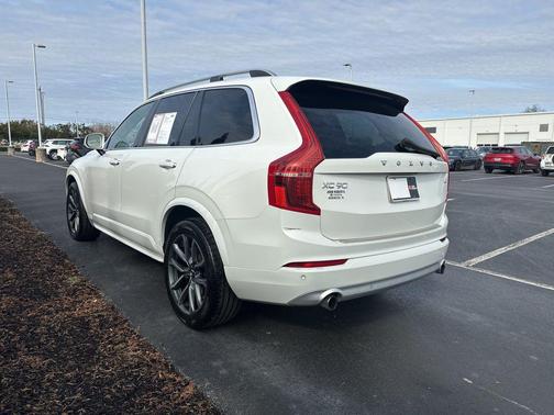 2019 Volvo XC90 T5 Momentum