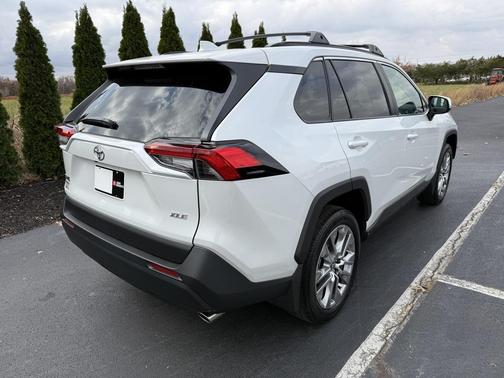 2025 Toyota RAV4 XLE Premium