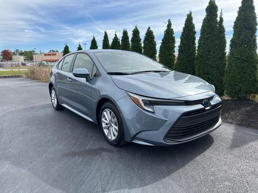 2025 Toyota Corolla Hybrid LE