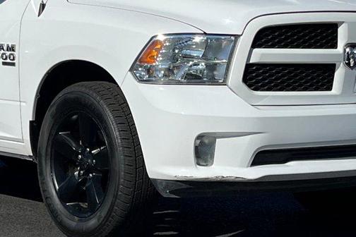 Photo 2 of 27 of 2019 RAM 1500 Classic Express
