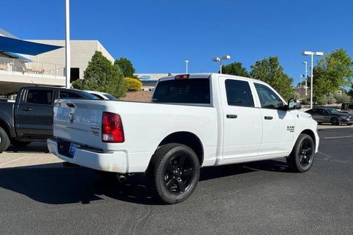 Photo 4 of 27 of 2019 RAM 1500 Classic Express
