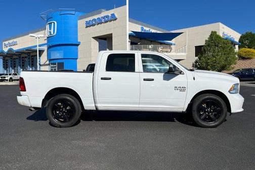 Photo 5 of 27 of 2019 RAM 1500 Classic Express