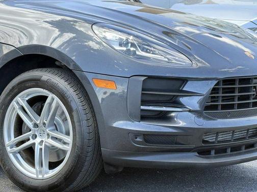 2020 Porsche Macan Base