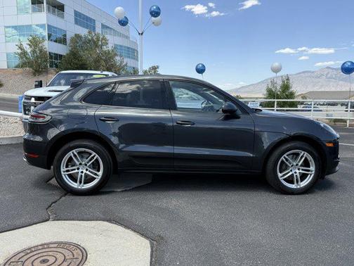 2020 Porsche Macan Base