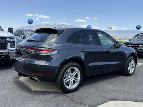 2020 Porsche Macan Base