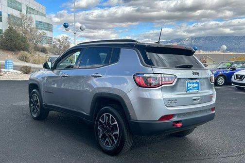 Photo 3 of 27 of 2019 Jeep Compass Trailhawk