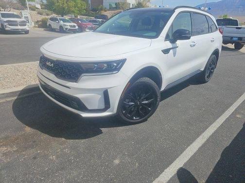 Glacial White Pearl 2023 Kia Sorento SX