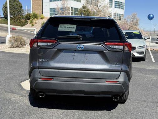 2022 Toyota RAV4 Hybrid XLE