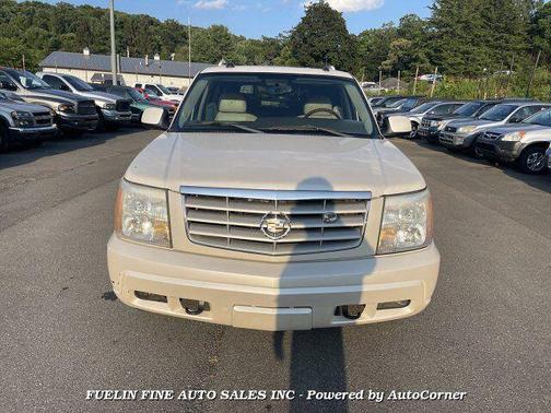 White Diamond 2005 Cadillac Escalade Base