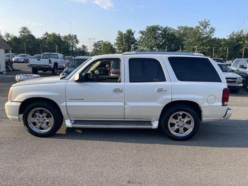 White Diamond 2005 Cadillac Escalade Base