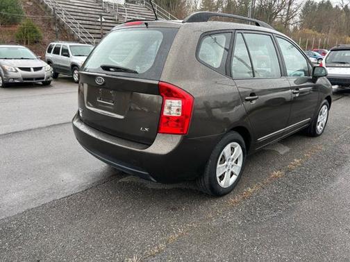 2009 Kia Rondo LX
