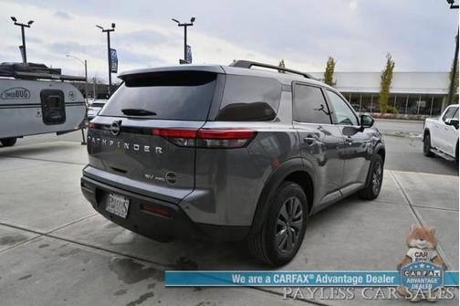 2024 Nissan Pathfinder SV