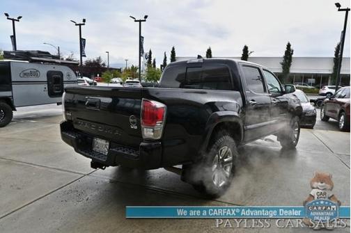 2018 Toyota Tacoma LIMITED/4X4/CREW CAB/HEATED SEATS/NAV/SUNROOF/JBL