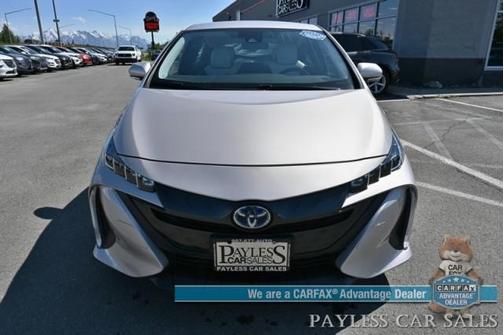 2017 Toyota Prius Prime PLUG-IN HYBRID/LEATHER SEATS/NAVIGATION/11.6-IN DI
