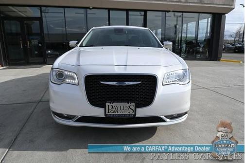 White 2015 Chrysler 300C Base
