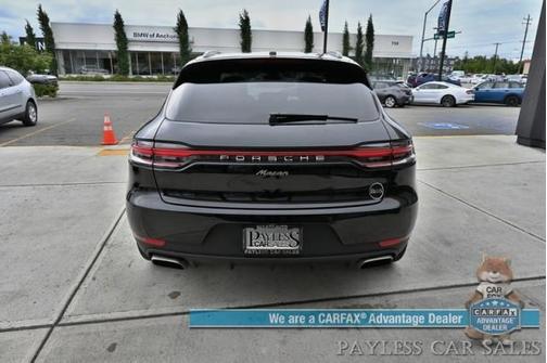 2021 Porsche Macan Base