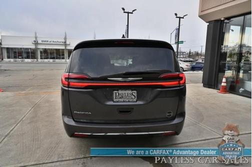 2023 Chrysler Pacifica Touring-L