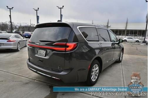 2023 Chrysler Pacifica Touring-L
