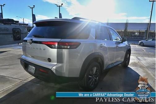 2024 Nissan Pathfinder SV