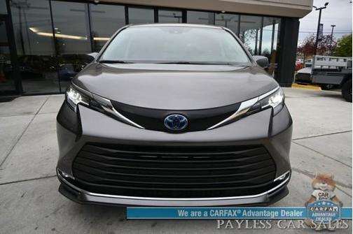 2023 Toyota Sienna XLE