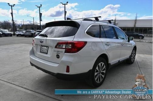 Crystal White Pearl 2017 Subaru Outback 3.6R Touring