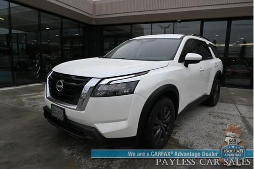2024 Nissan Pathfinder SV