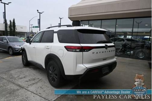 2024 Nissan Pathfinder SV