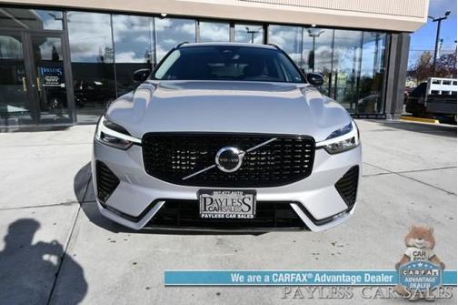 2024 Volvo XC60 B5 Core Dark Theme