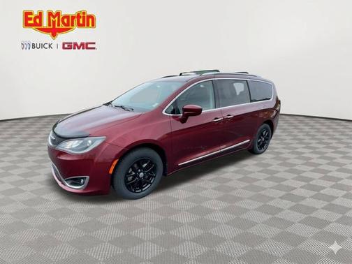 Velvet Red Pearlcoat 2020 Chrysler Pacifica Touring L