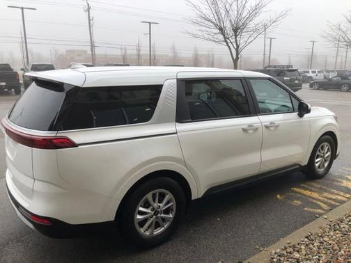 2023 Kia Carnival LX
