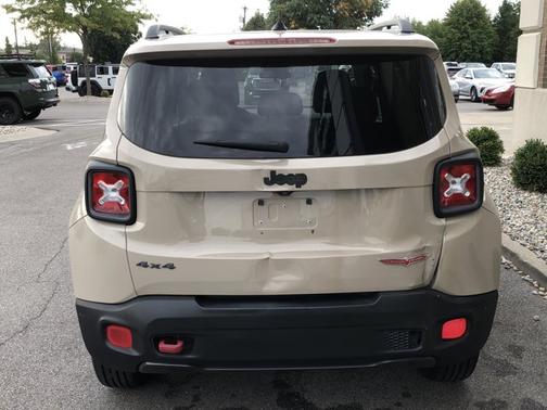 2016 Jeep Renegade Trailhawk