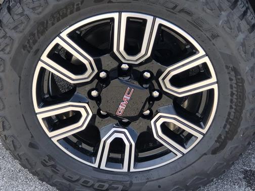 2021 GMC Sierra 2500 AT4