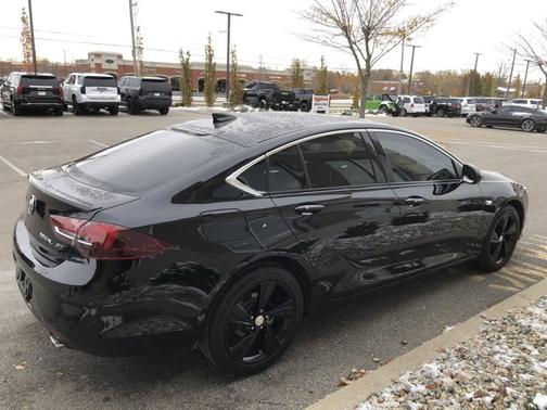 2020 Buick Regal Sportback Essence