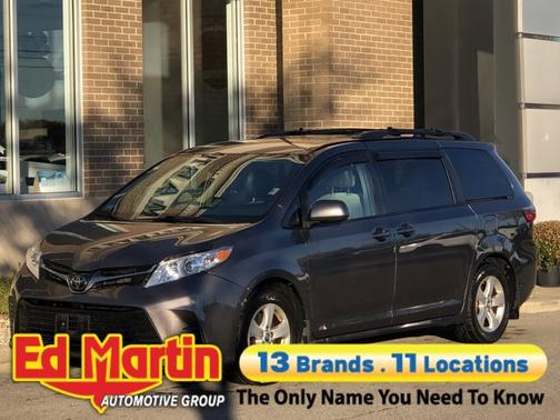 2018 Toyota Sienna LE