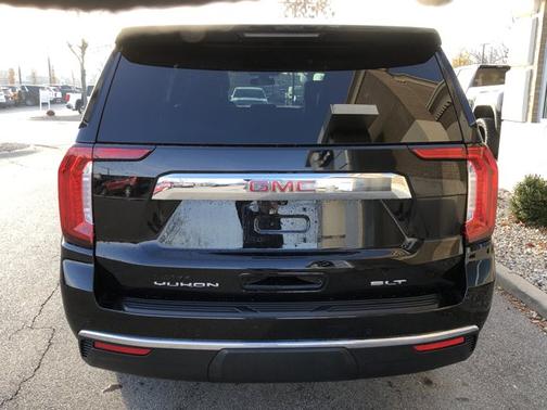 2022 GMC Yukon XL SLT