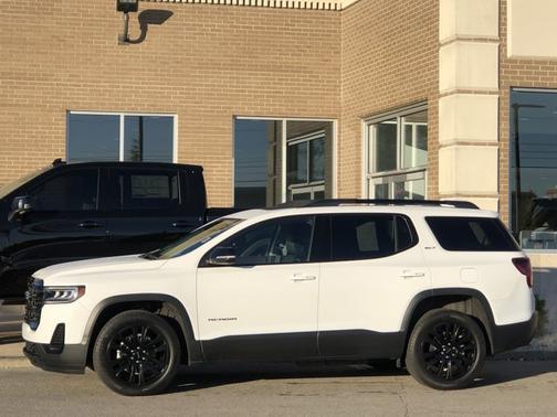 2023 GMC Acadia SLT