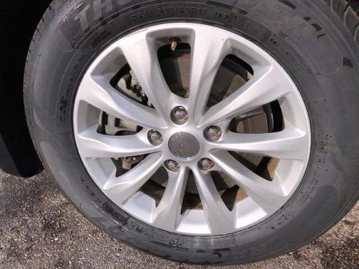 Brilliant Black Crystal Pearlcoat 2017 Chrysler Pacifica Touring-L