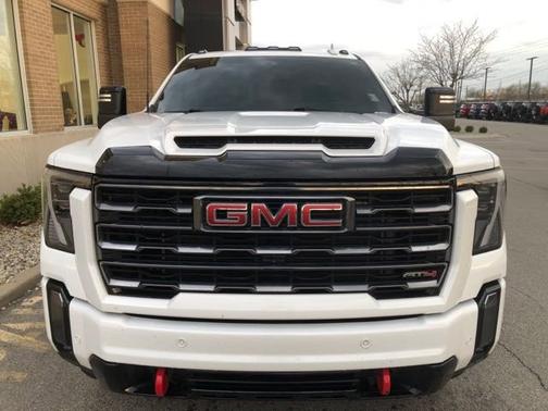 Summit White 2024 GMC Sierra 2500 AT4