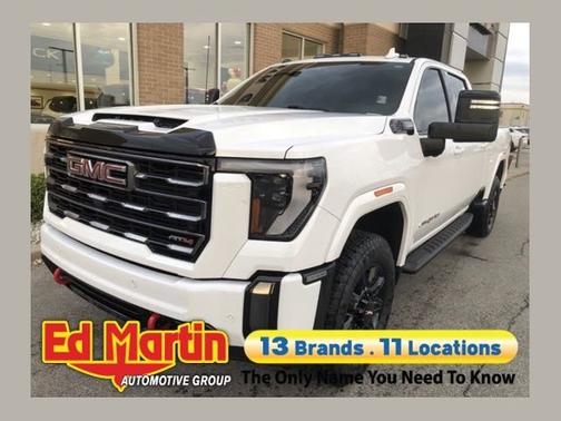Summit White 2024 GMC Sierra 2500 AT4