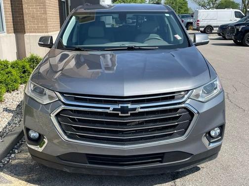 Satin Steel Metallic 2021 Chevrolet Traverse LT Leather