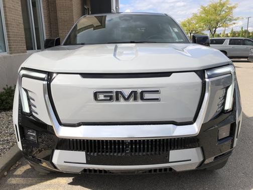 2024 GMC Sierra EV Denali Edition 1