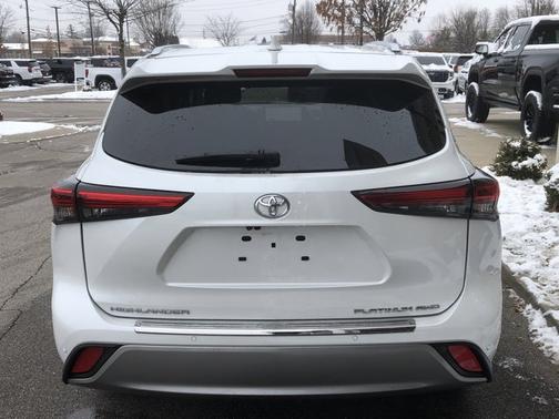 2023 Toyota Highlander Platinum