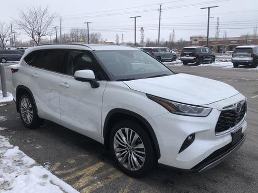2023 Toyota Highlander Platinum