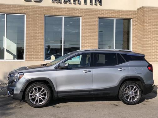 2023 GMC Terrain SLT