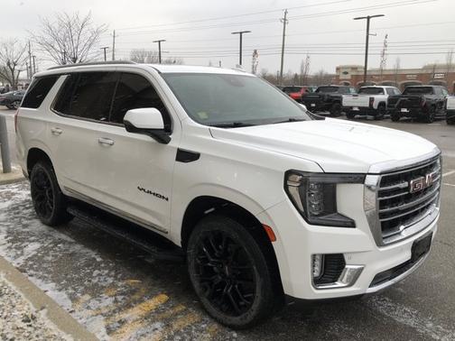 2023 GMC Yukon SLT
