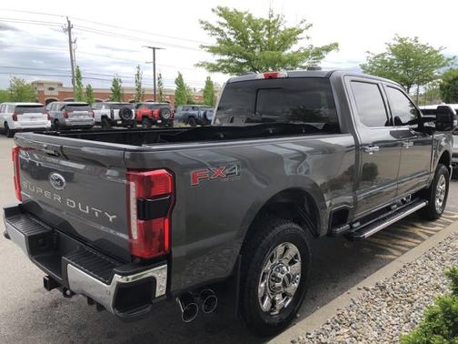 2024 Ford F-350 LARIAT
