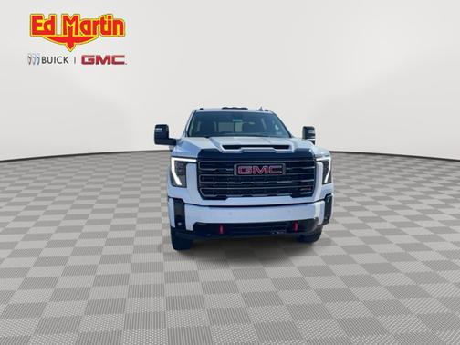 2025 GMC Sierra 2500 AT4